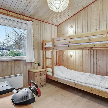 Holiday home 4 Bedroom Beautiful Home In Stege *