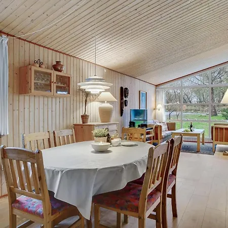 4 Bedroom Beautiful Home In Stege * Stege